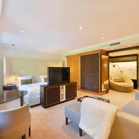 Hotel Wachtelhof 5*